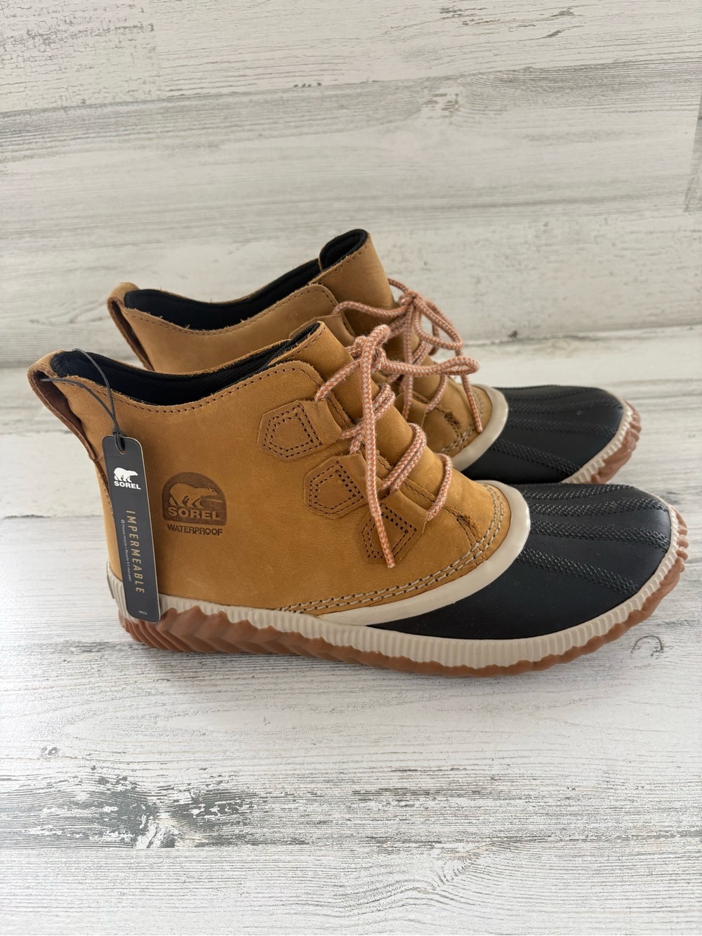 Sorel Women’s Size 9 Out N About Plus Leather Upper Lace Up Boots NIB